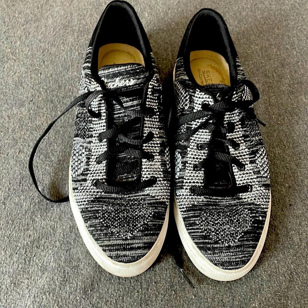 Skechers Air-Cooled Memory Foam size u.s. 9